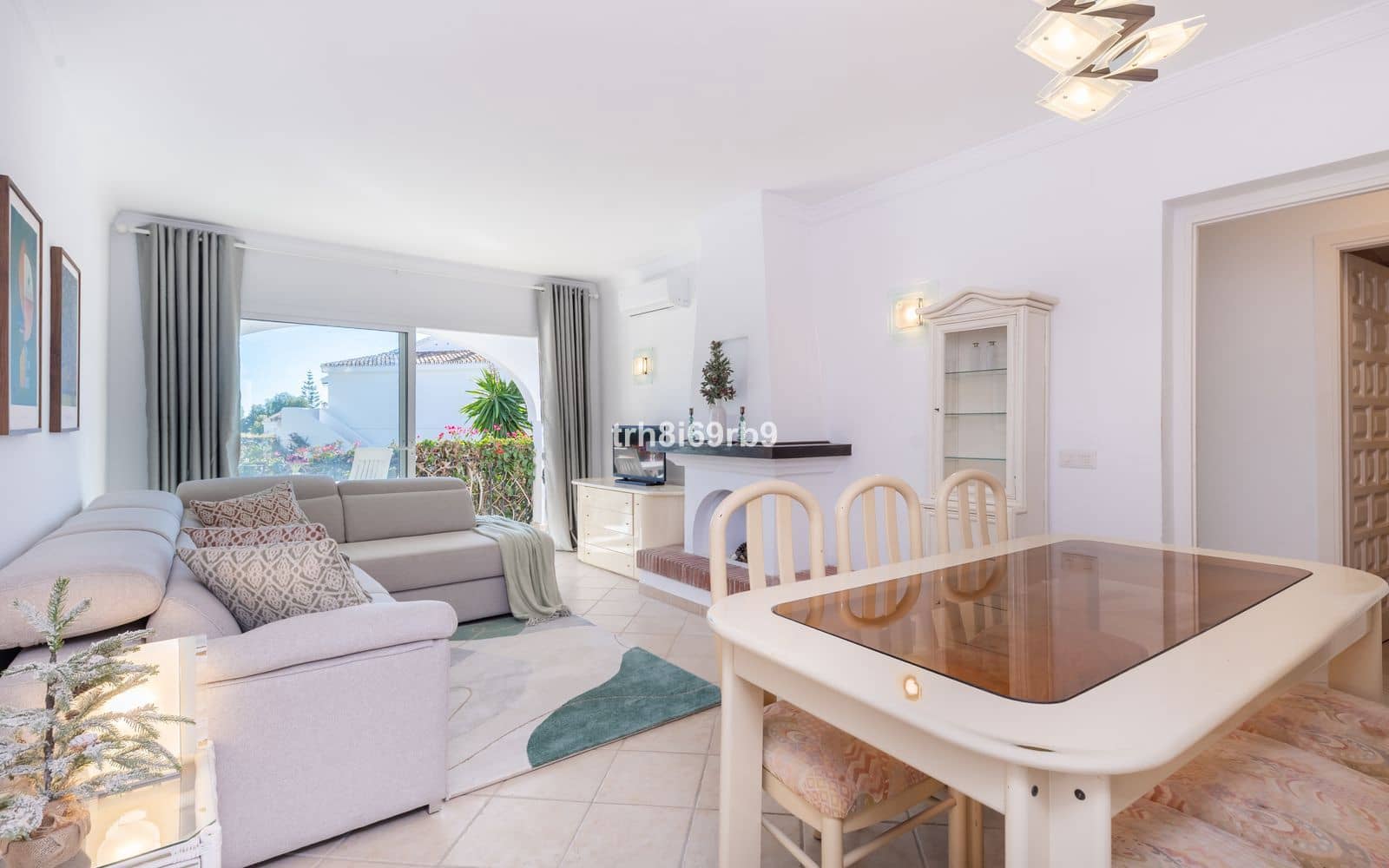 2 soverom Leilighet til salgs i Benahavis - € 315 000 (Ref: 9921300)