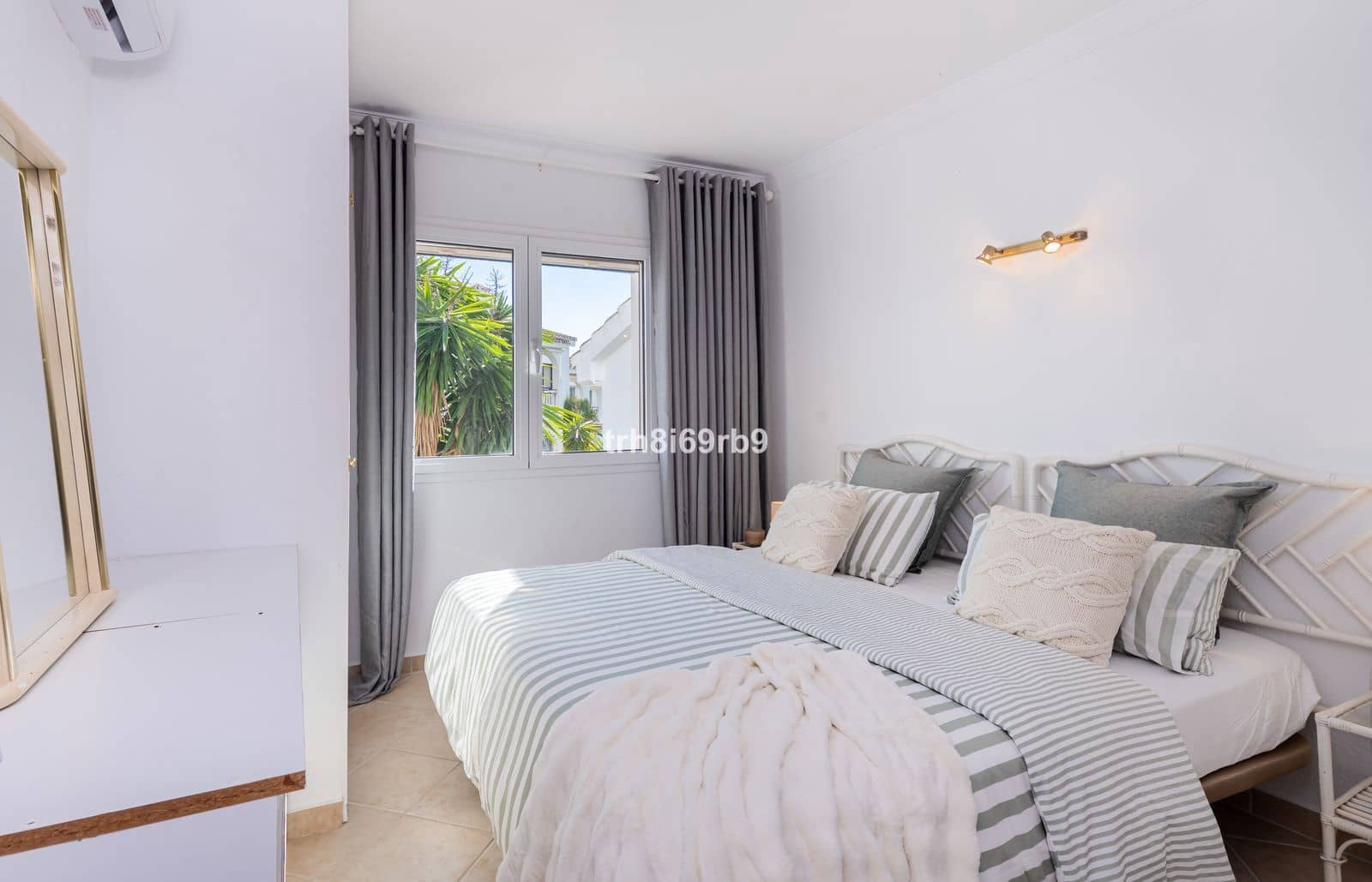 2 soverom Leilighet til salgs i Benahavis - € 315 000 (Ref: 9921300)