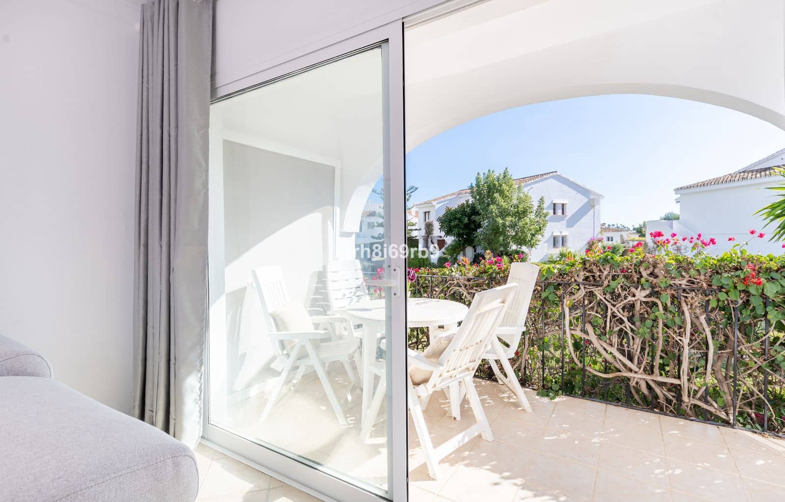 2 soverom Leilighet til salgs i Benahavis - € 315 000 (Ref: 9921300)