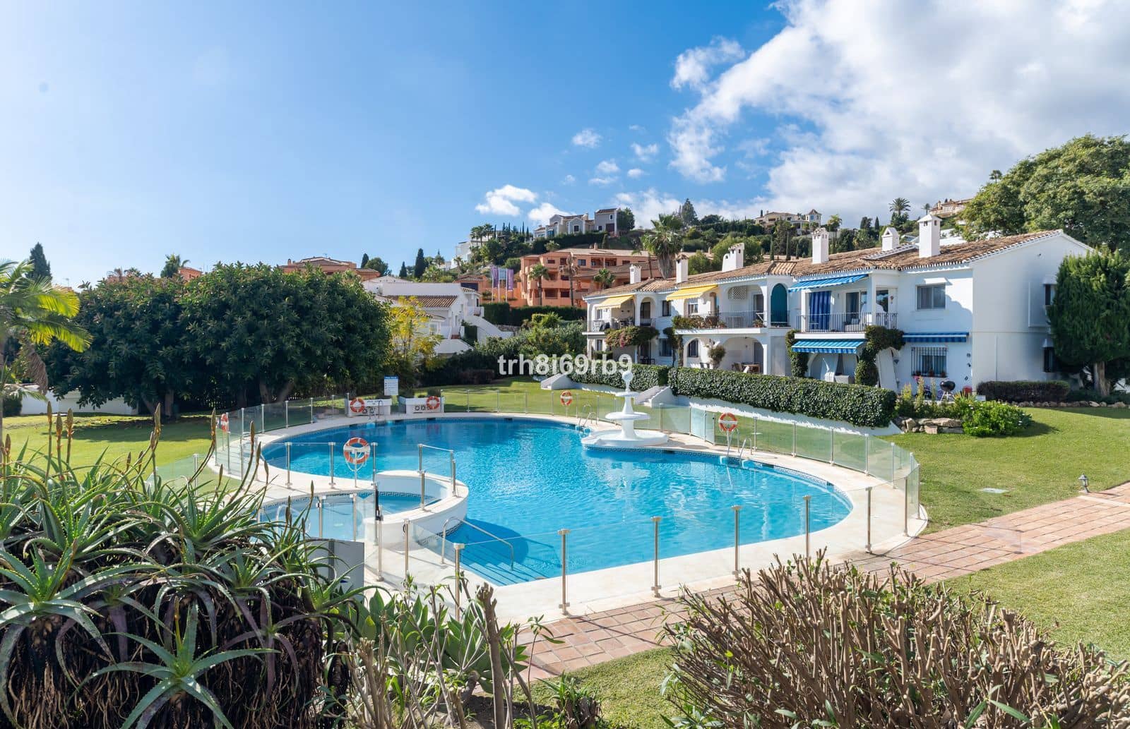 2 soverom Leilighet til salgs i Benahavis - € 315 000 (Ref: 9921300)