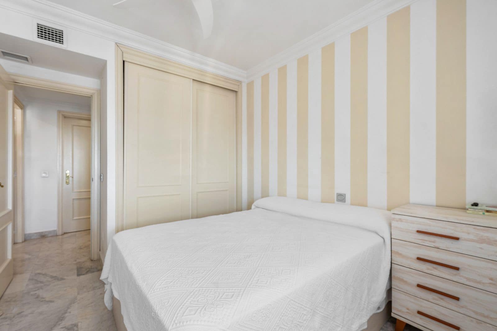 2 quarto Apartamento para venda em Puerto Banus - 885 000 € (Ref: 9921303)