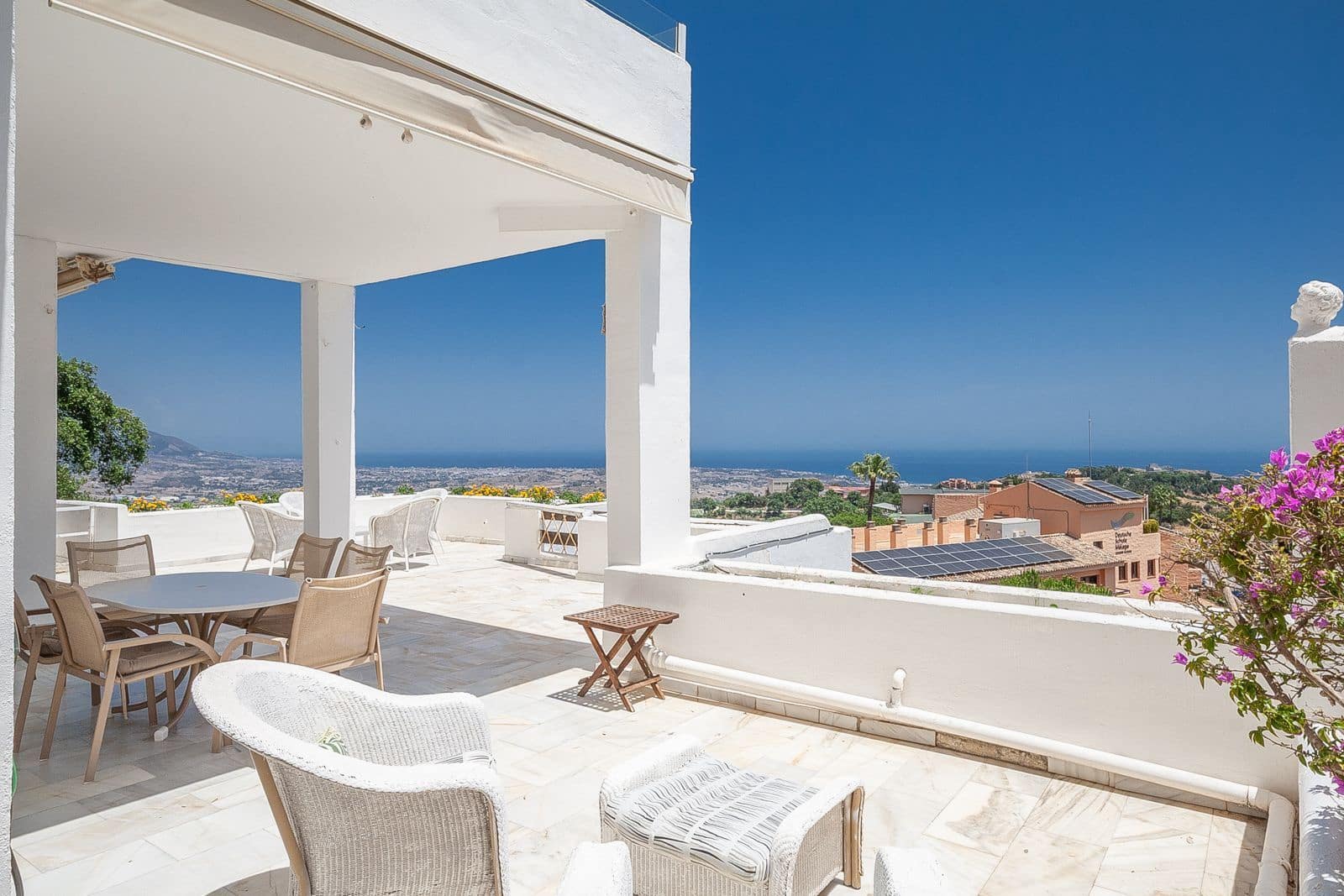 3 bedroom Apartment for sale in La Mairena - € 495,000 (Ref: 9921305)