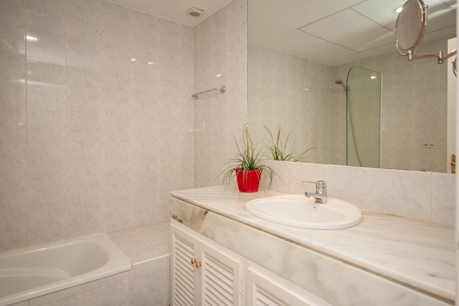 3 bedroom Apartment for sale in La Mairena - € 495,000 (Ref: 9921305)
