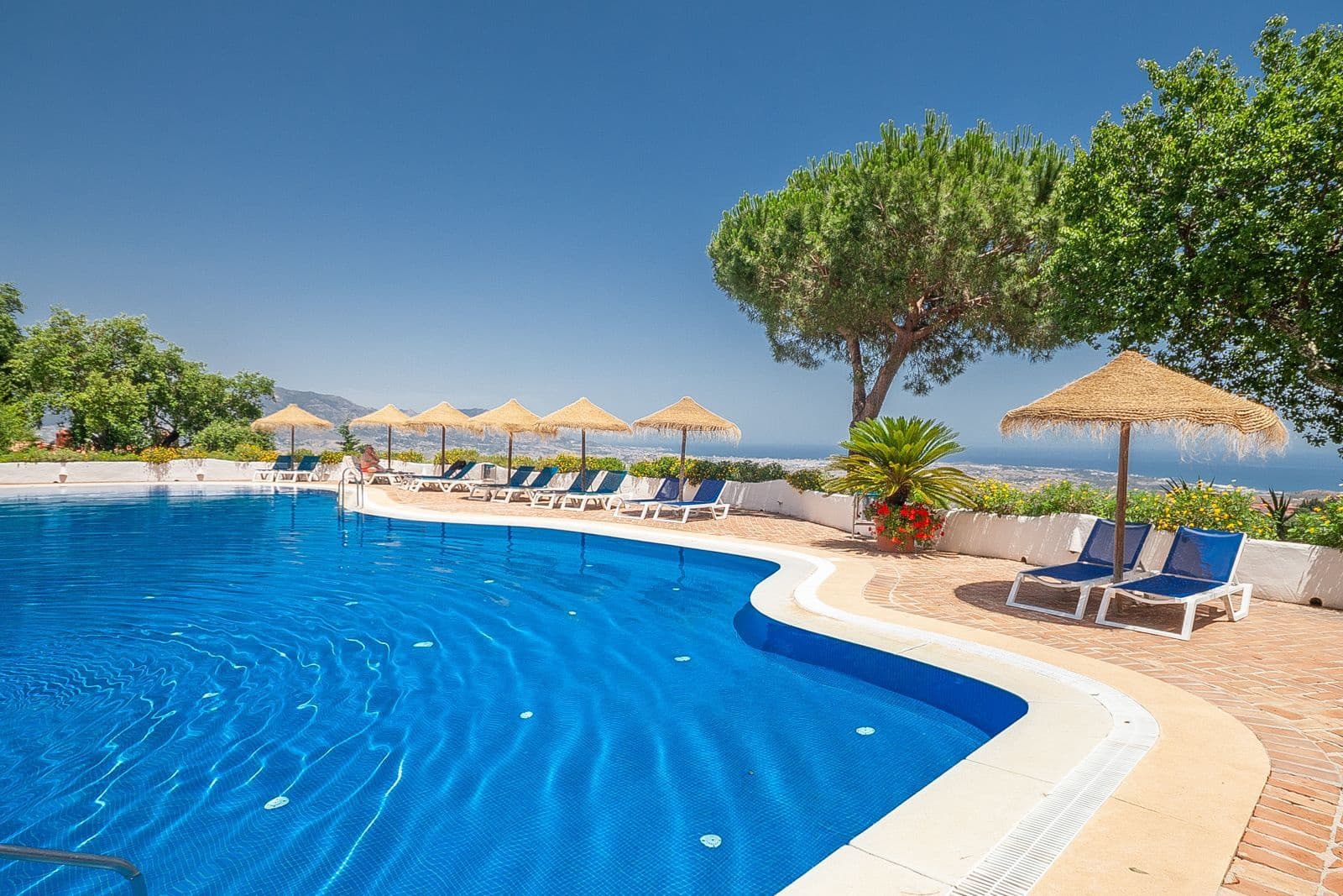 3 bedroom Apartment for sale in La Mairena - € 495,000 (Ref: 9921305)