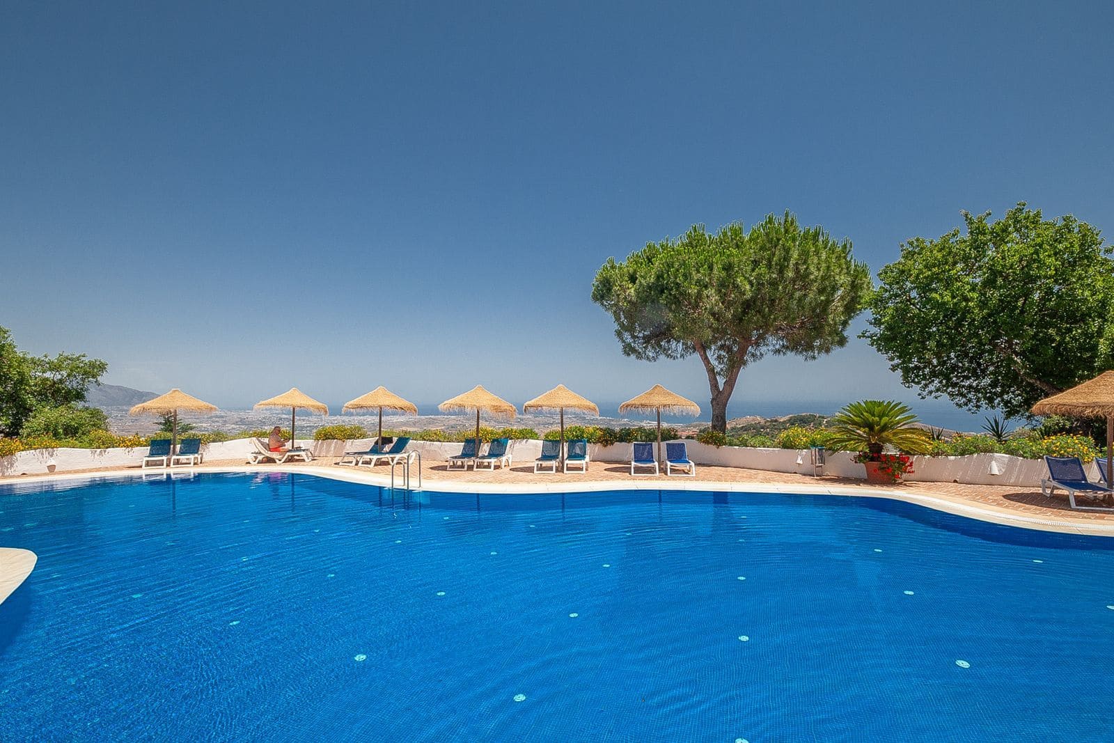 3 bedroom Apartment for sale in La Mairena - € 495,000 (Ref: 9921305)