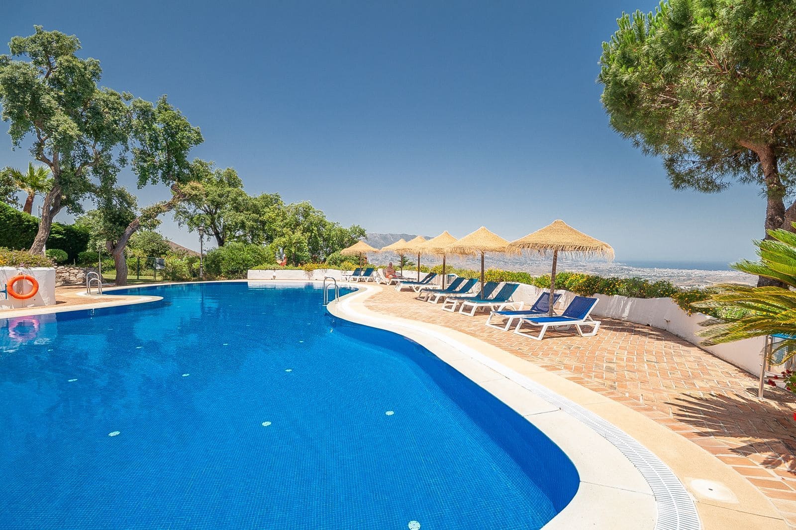 3 bedroom Apartment for sale in La Mairena - € 495,000 (Ref: 9921305)