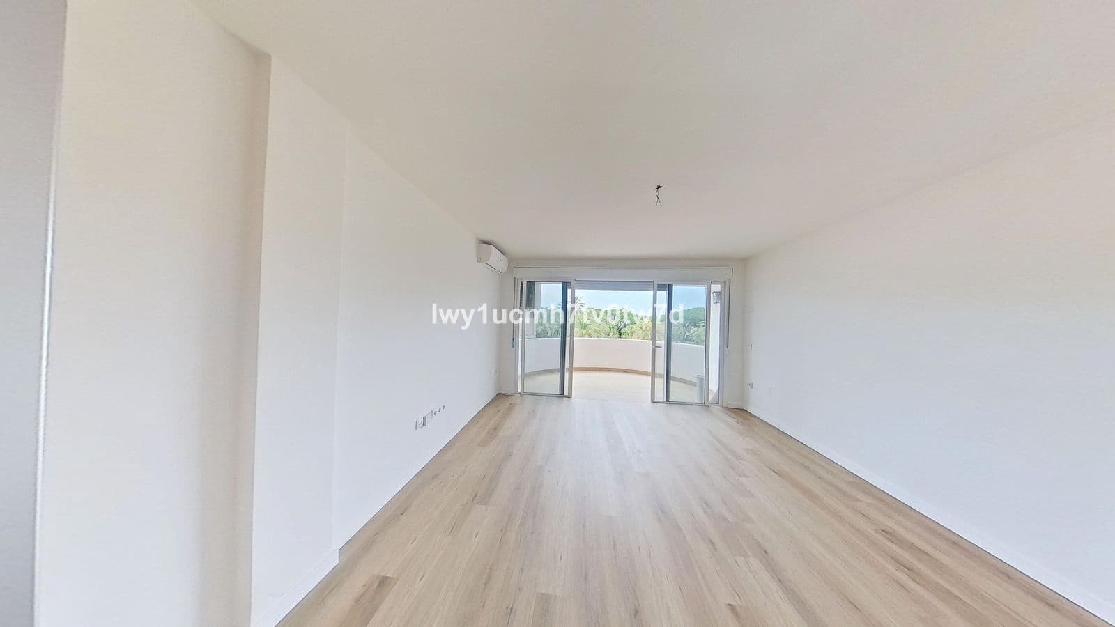 Studio for sale in Marbella - € 298,000 (Ref: 9921306)