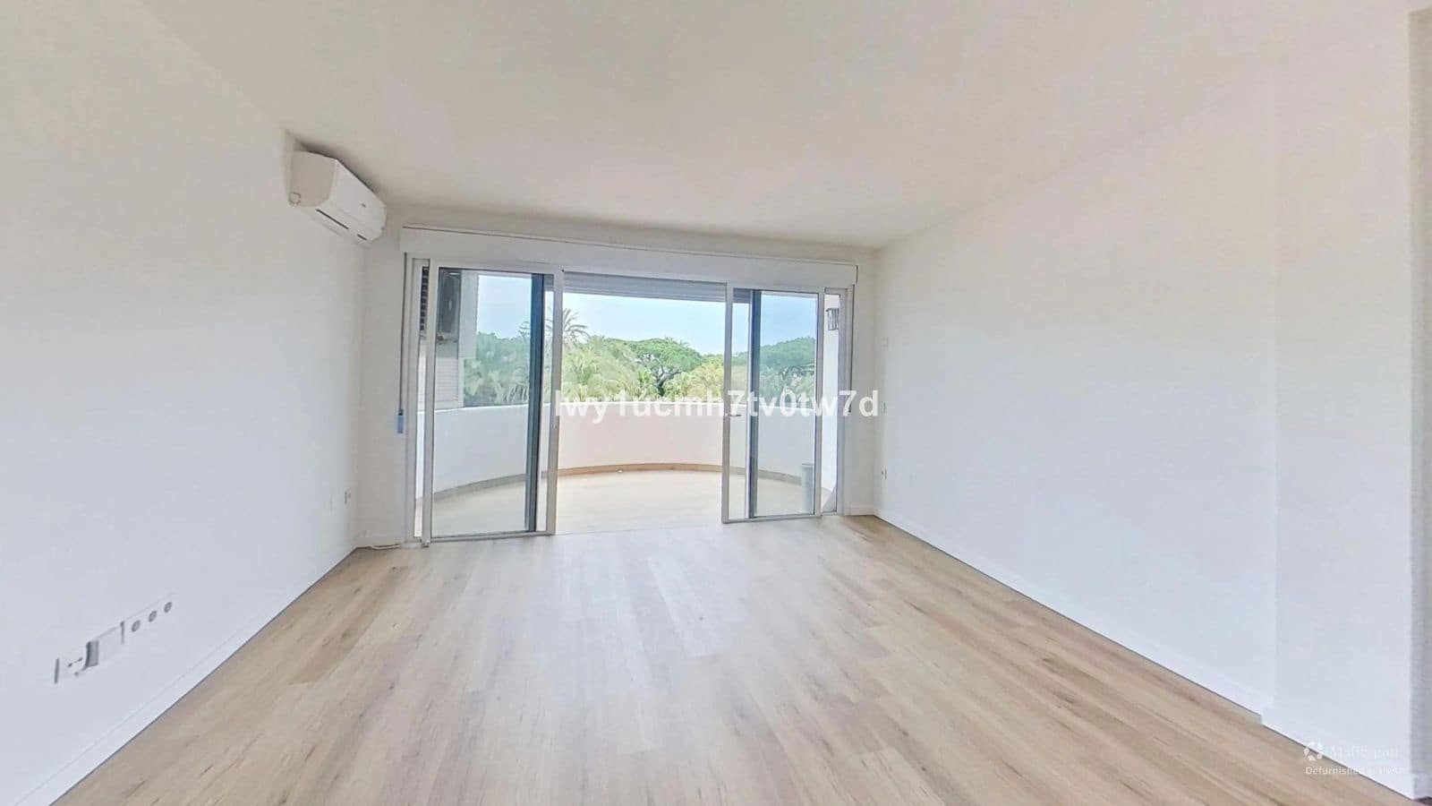 Studio for sale in Marbella - € 298,000 (Ref: 9921306)
