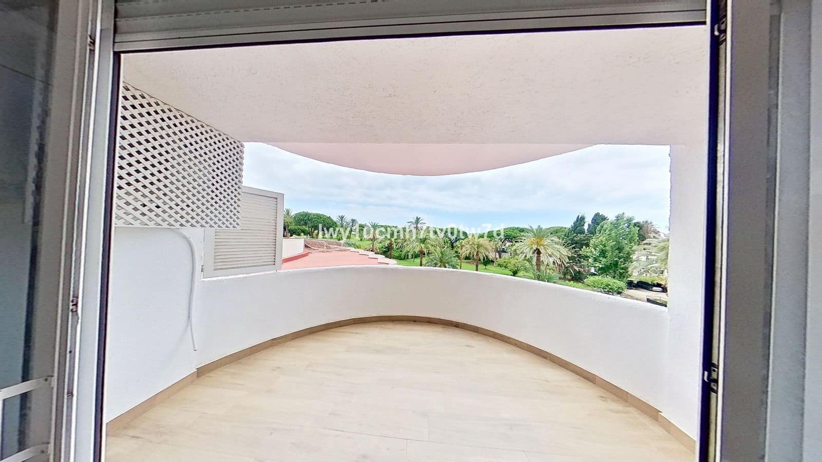 Studio for sale in Marbella - € 298,000 (Ref: 9921306)