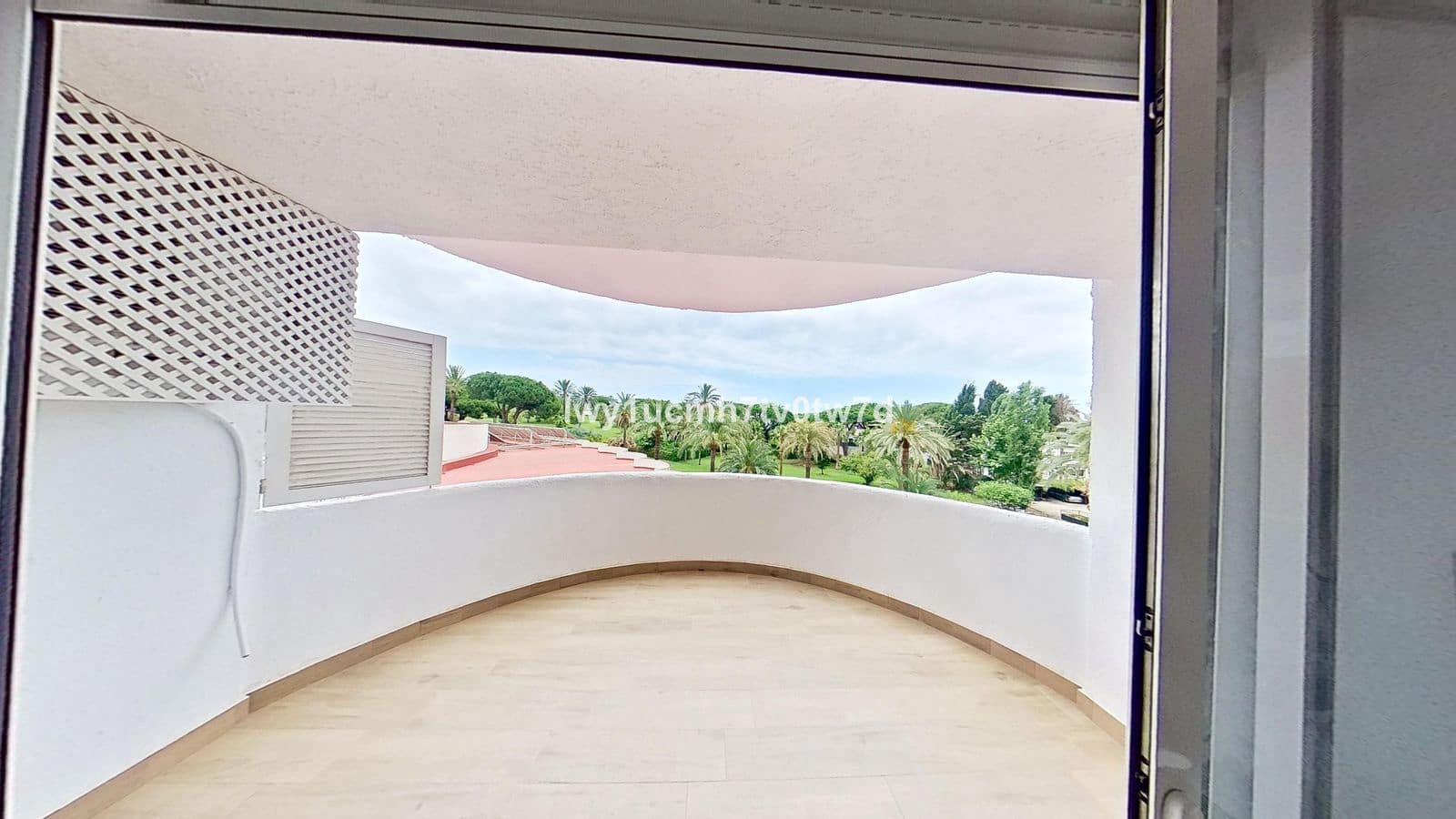 Studio for sale in Marbella - € 298,000 (Ref: 9921306)