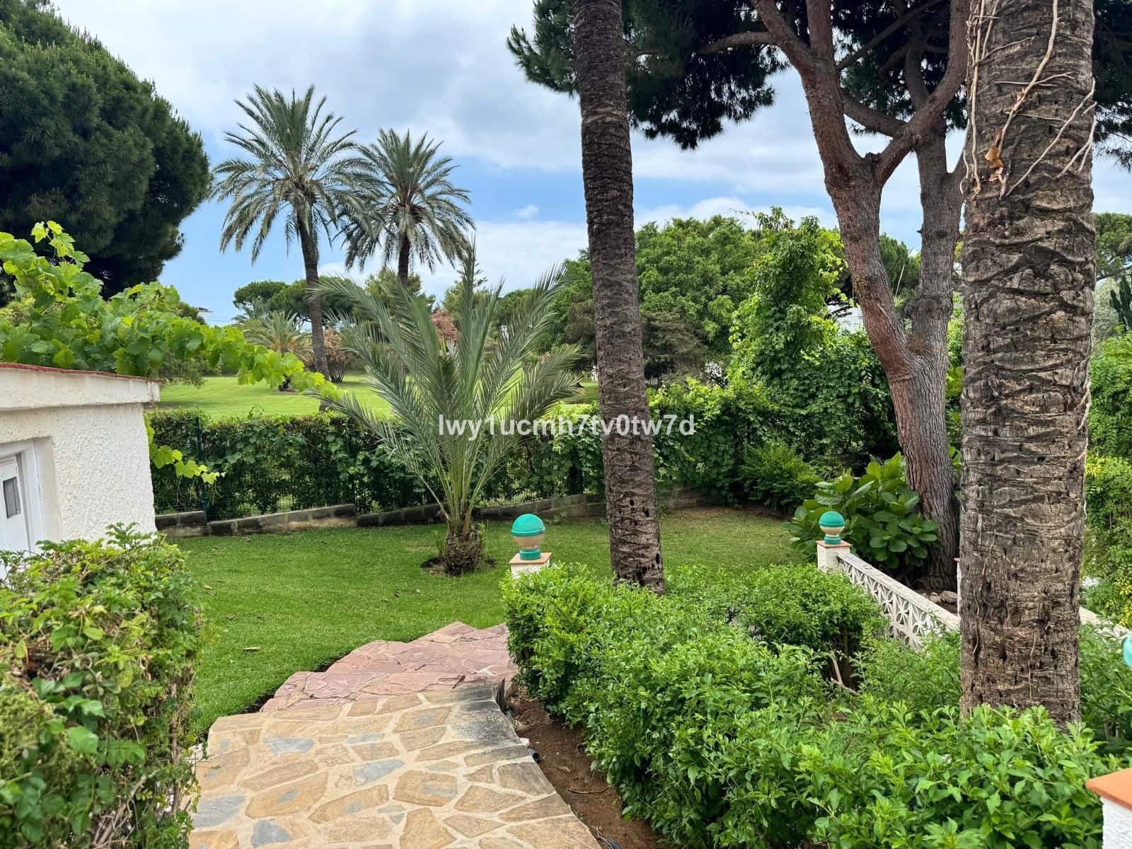 Studio for sale in Marbella - € 298,000 (Ref: 9921306)