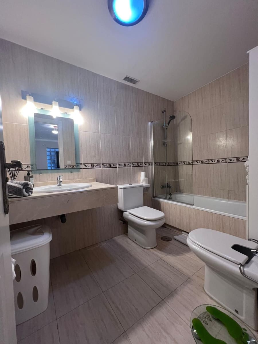 Apartamento de 2 habitaciones en Puerto Banus en venta - 529.000 € (Ref: 9921307)