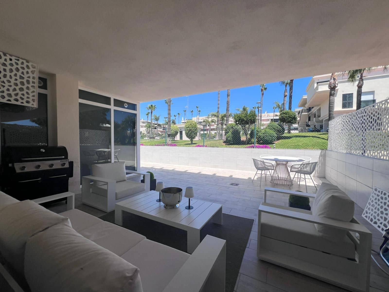 Apartamento de 2 habitaciones en Puerto Banus en venta - 529.000 € (Ref: 9921307)