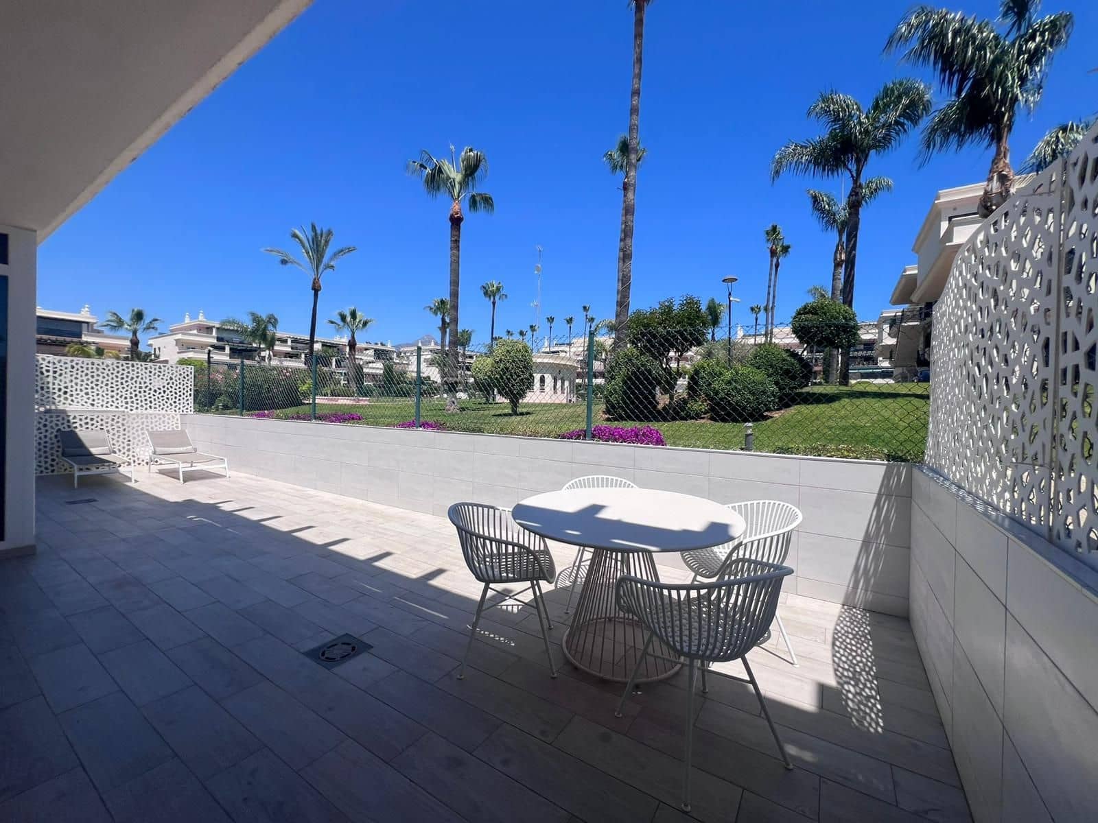 Apartamento de 2 habitaciones en Puerto Banus en venta - 529.000 € (Ref: 9921307)