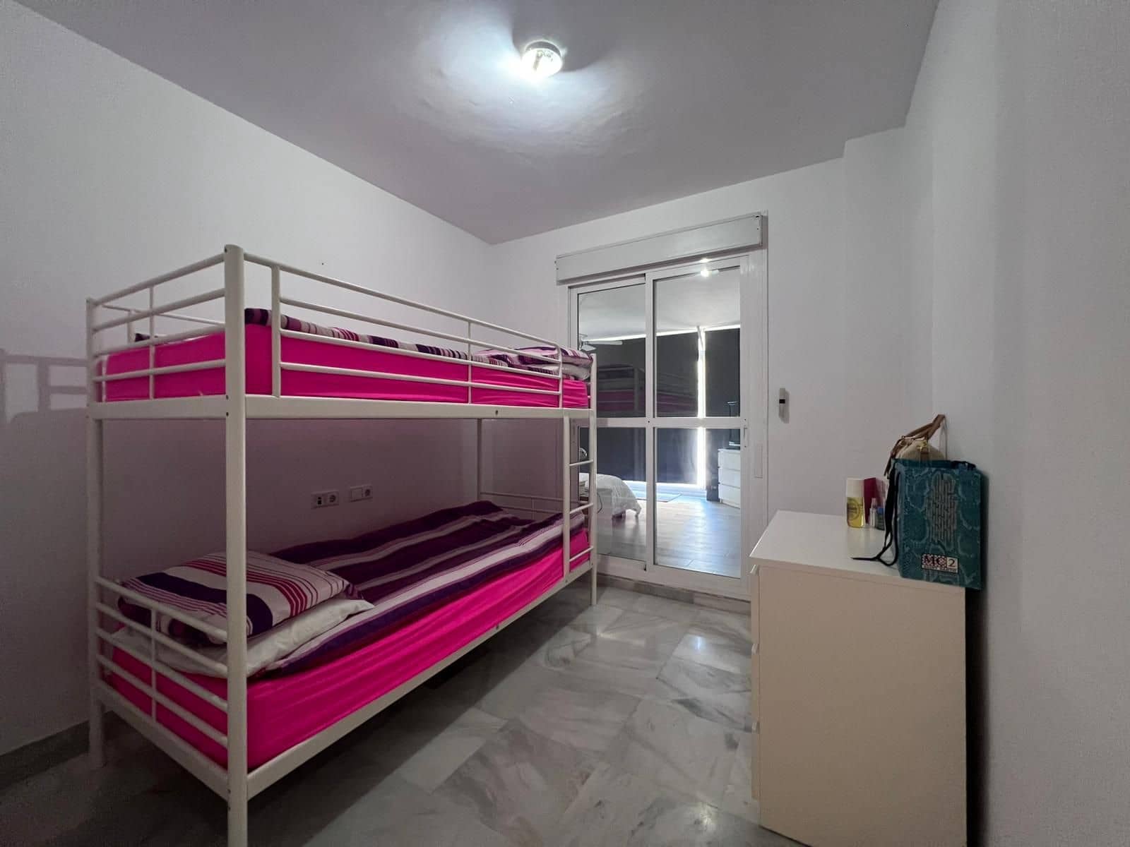 Apartamento de 2 habitaciones en Puerto Banus en venta - 529.000 € (Ref: 9921307)