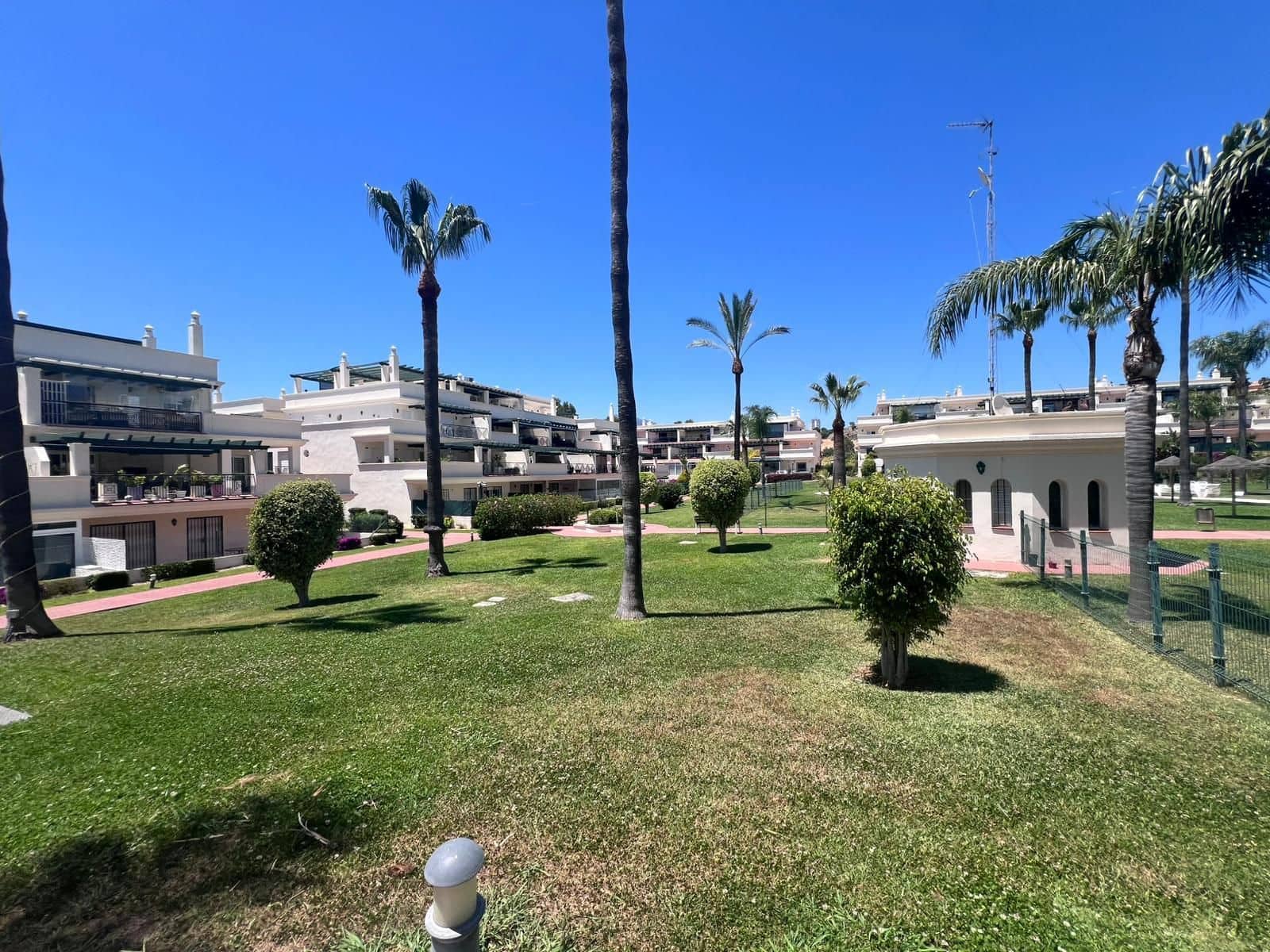 Apartamento de 2 habitaciones en Puerto Banus en venta - 529.000 € (Ref: 9921307)