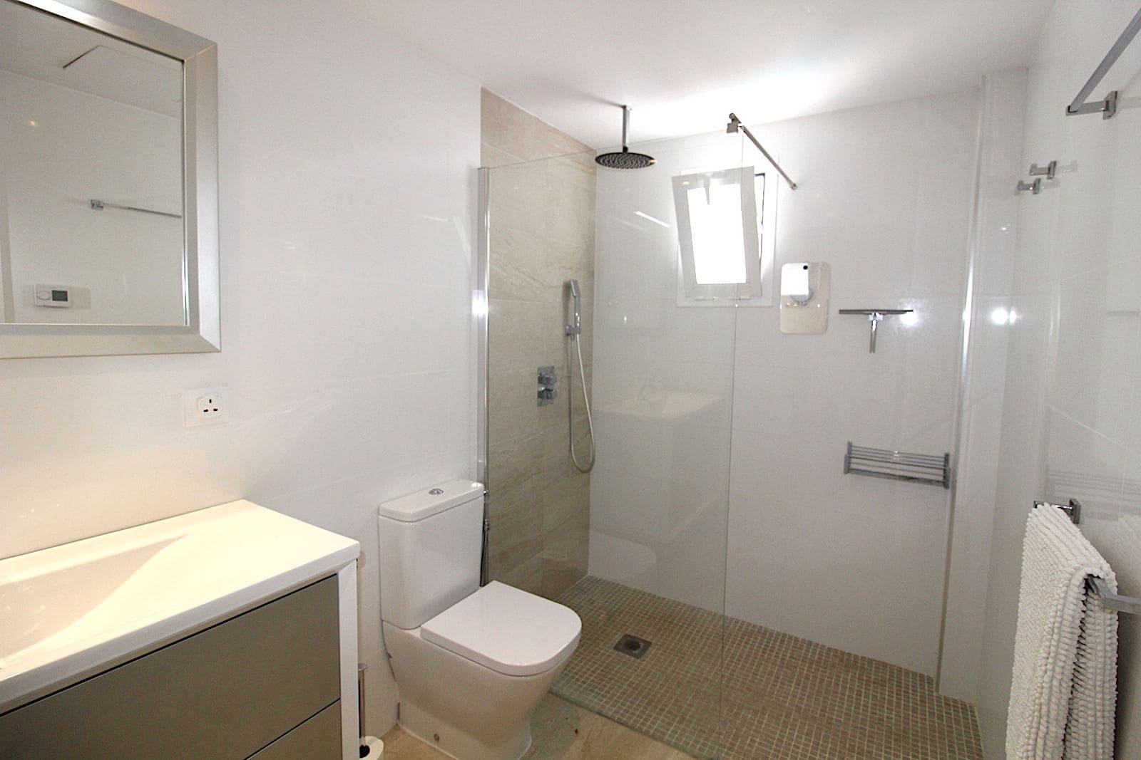 4 quarto Moradia Geminada para venda em Aloha Golf - 895 000 € (Ref: 9921318)