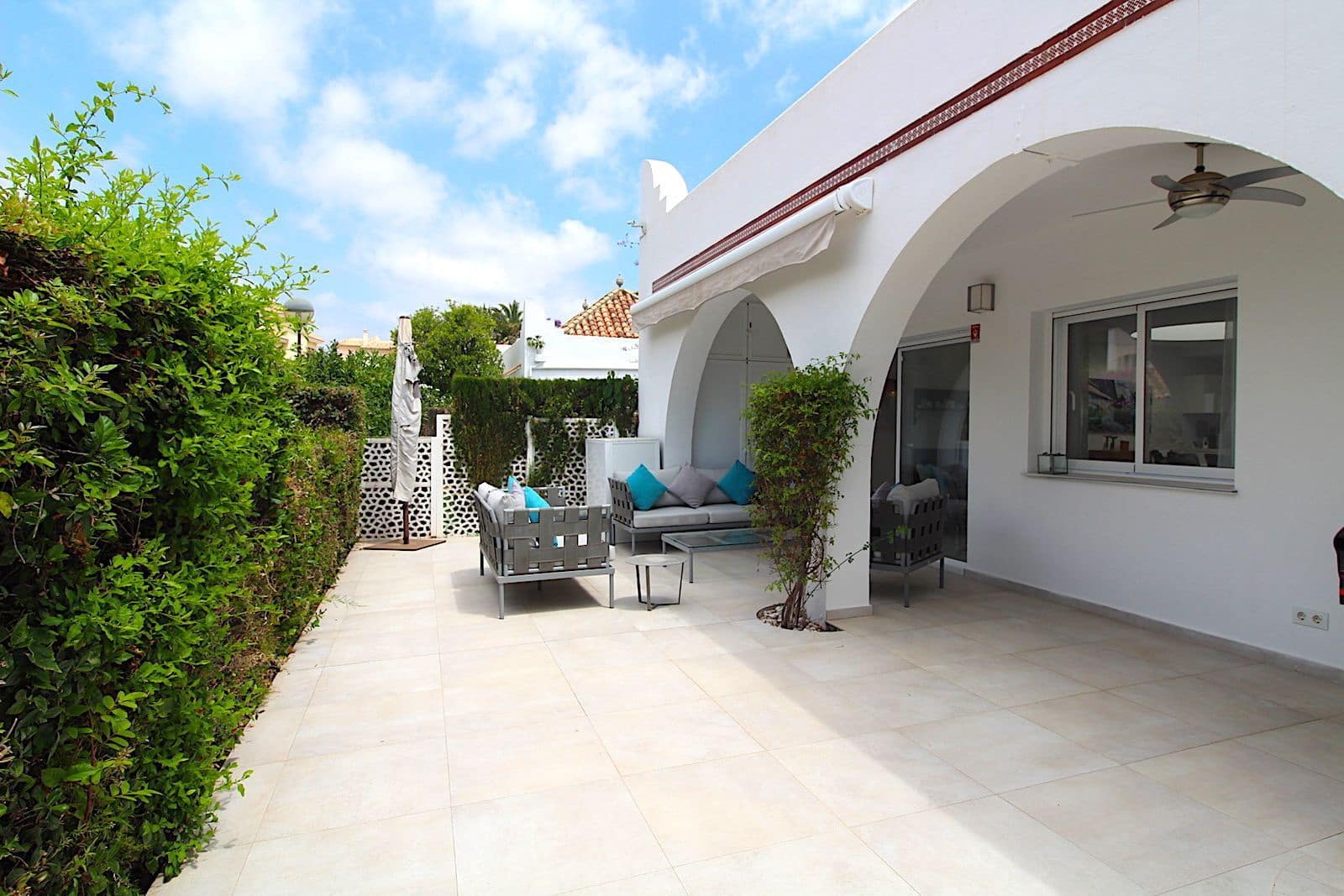 4 quarto Moradia Geminada para venda em Aloha Golf - 895 000 € (Ref: 9921318)