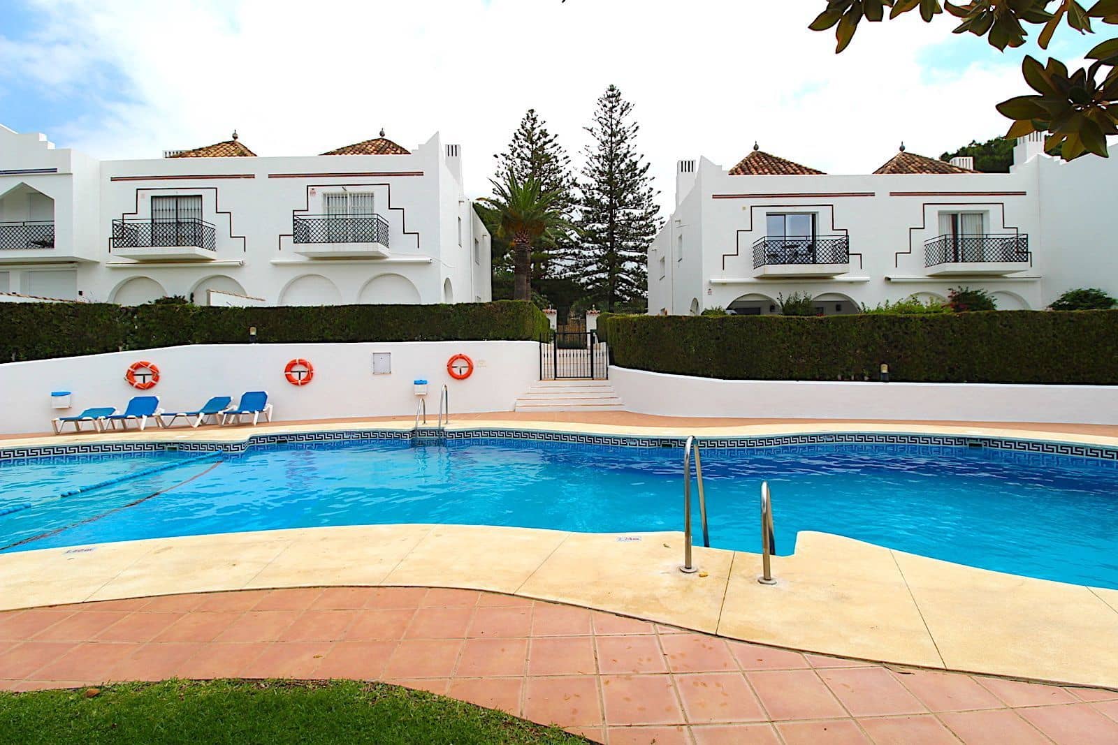 4 quarto Moradia Geminada para venda em Aloha Golf - 895 000 € (Ref: 9921318)