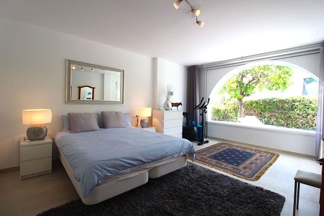 4 sypialnia Dom blizniak na sprzedaż w Aloha Golf, Marbella - 895 000 € (Ref: 9921318)