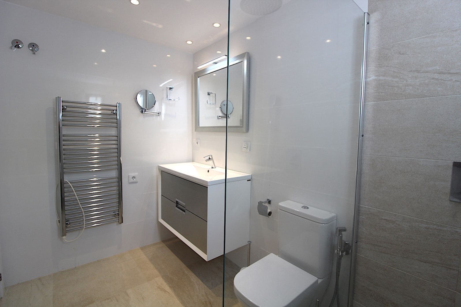 4 quarto Moradia Geminada para venda em Aloha Golf - 895 000 € (Ref: 9921318)