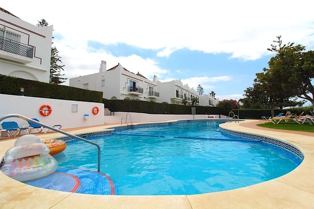 4 sypialnia Dom blizniak na sprzedaż w Aloha Golf, Marbella - 895 000 € (Ref: 9921318)