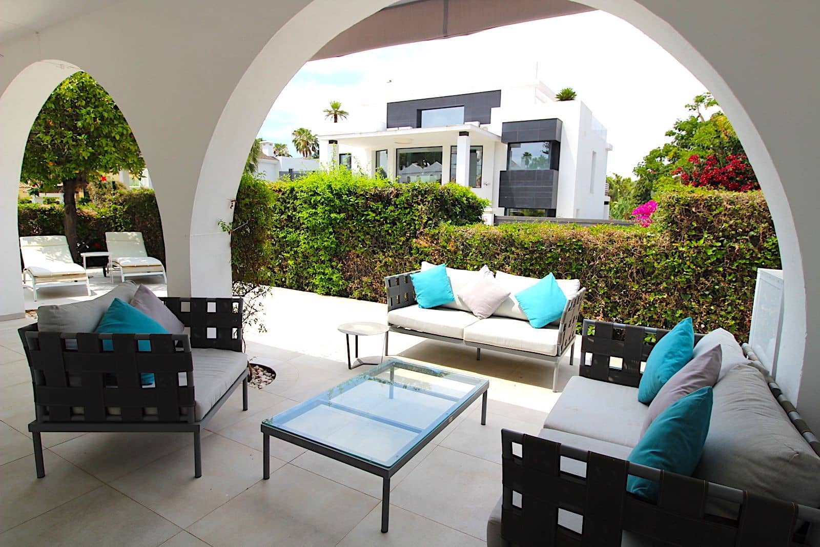 4 quarto Moradia Geminada para venda em Aloha Golf - 895 000 € (Ref: 9921318)