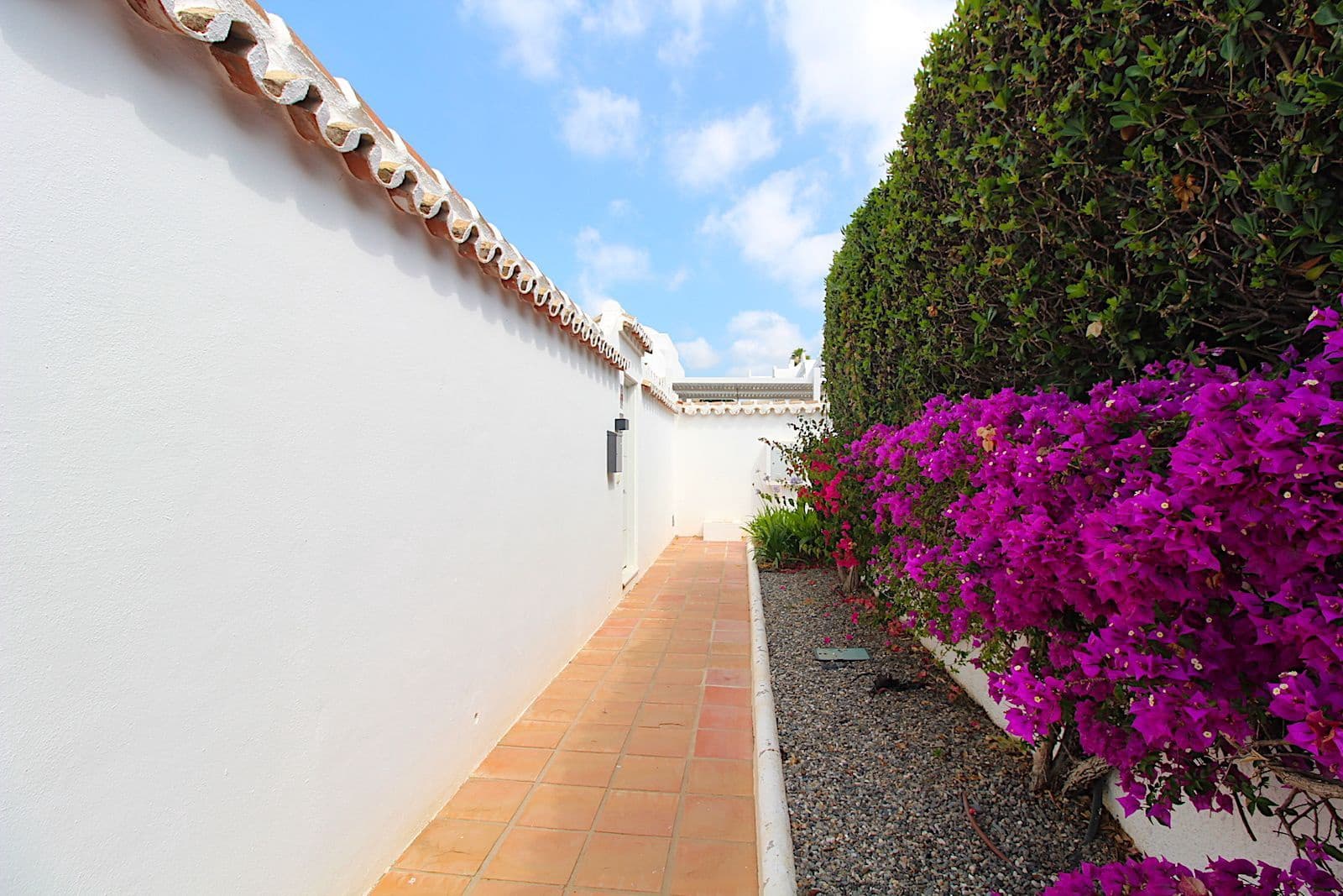 4 quarto Moradia Geminada para venda em Aloha Golf - 895 000 € (Ref: 9921318)