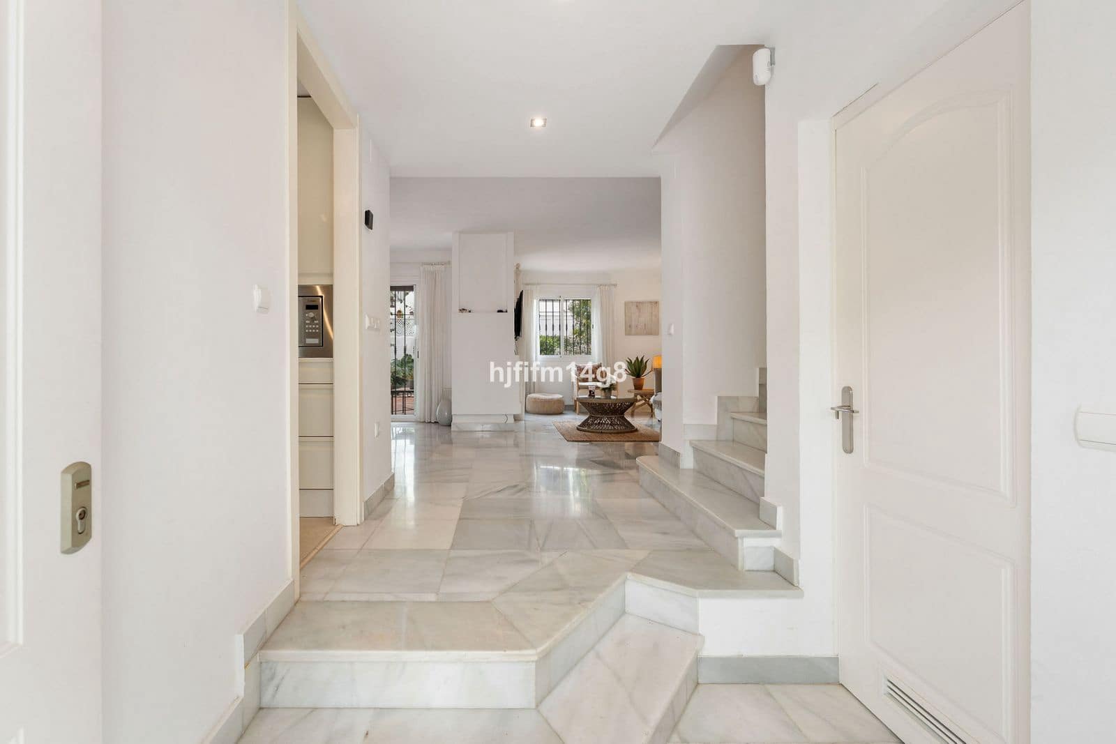 4 Zimmer Haus zu verkaufen in Nueva Andalucia - 650.000 € (Ref: 9933768)