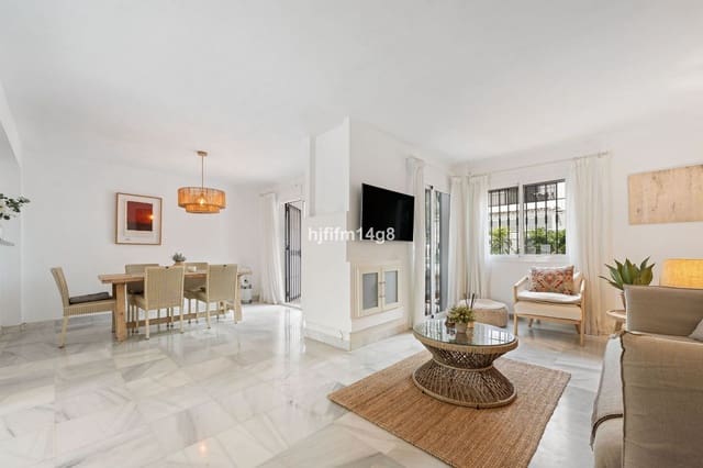 4 chambre Maison de Ville à vendre à Nueva Andalucia, Marbella - 650 000 € (Ref: 9933768)