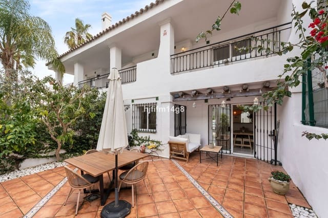 4 chambre Maison de Ville à vendre à Nueva Andalucia, Marbella - 650 000 € (Ref: 9933768)