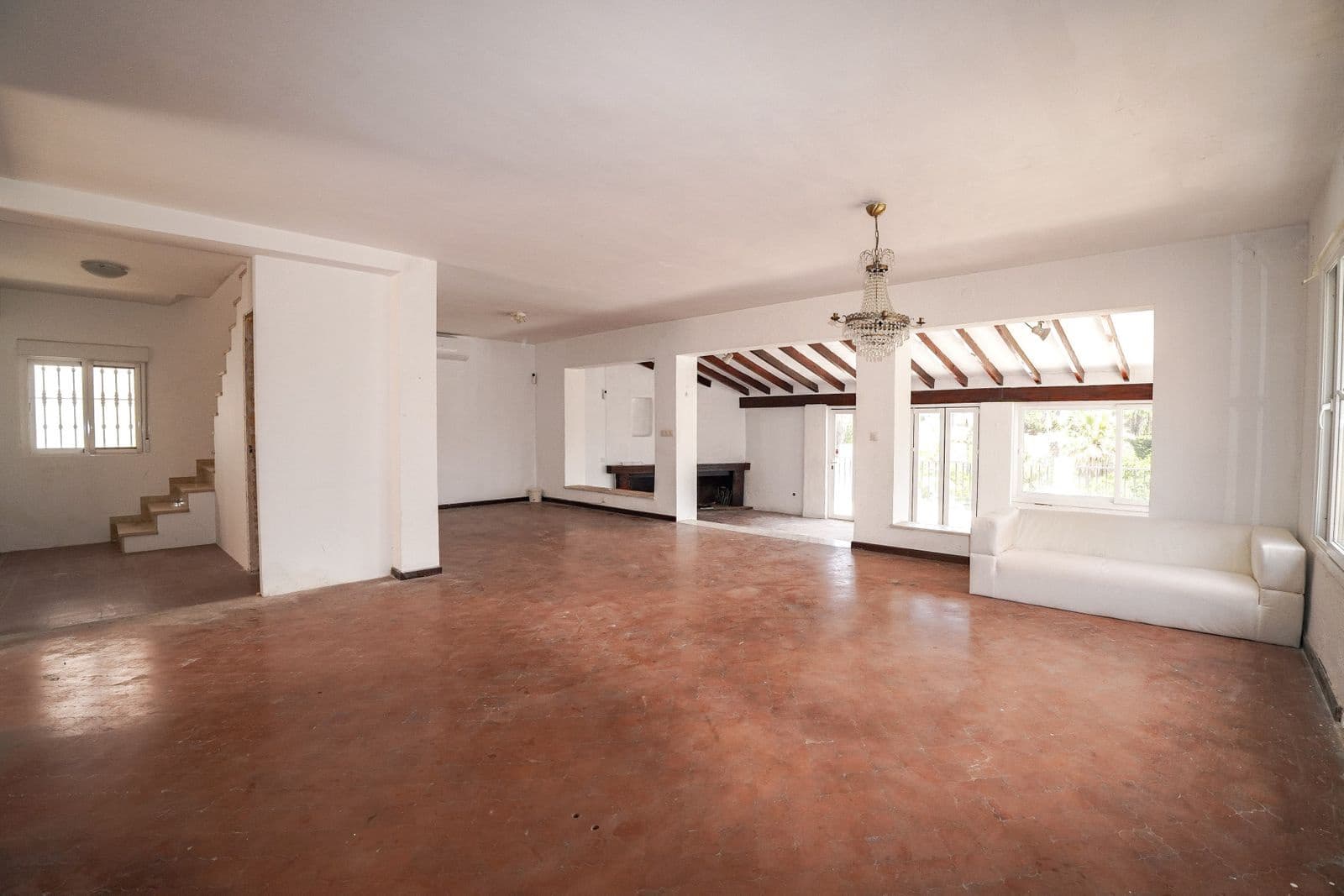 4 bedroom Villa for sale in Nueva Andalucia - € 995,000 (Ref: 9933784)