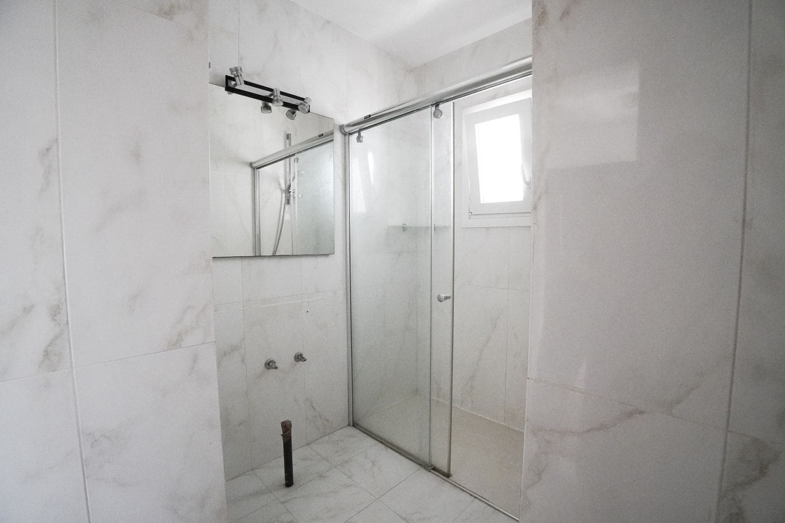 4 bedroom Villa for sale in Nueva Andalucia - € 995,000 (Ref: 9933784)