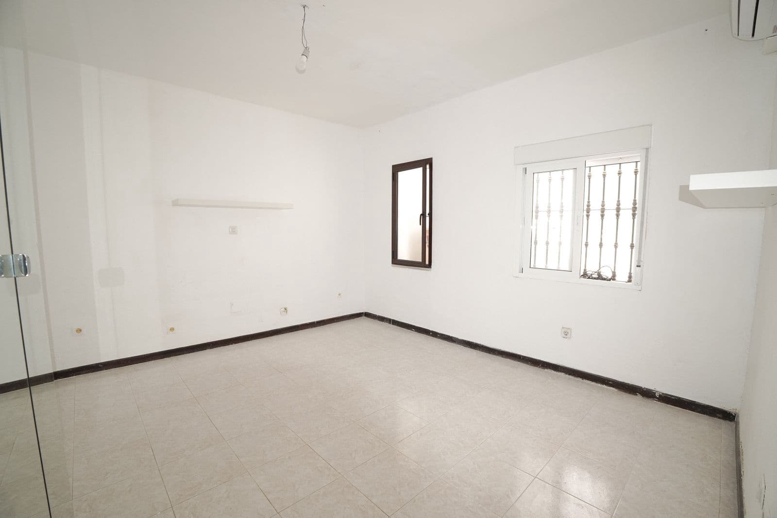 4 bedroom Villa for sale in Nueva Andalucia - € 995,000 (Ref: 9933784)