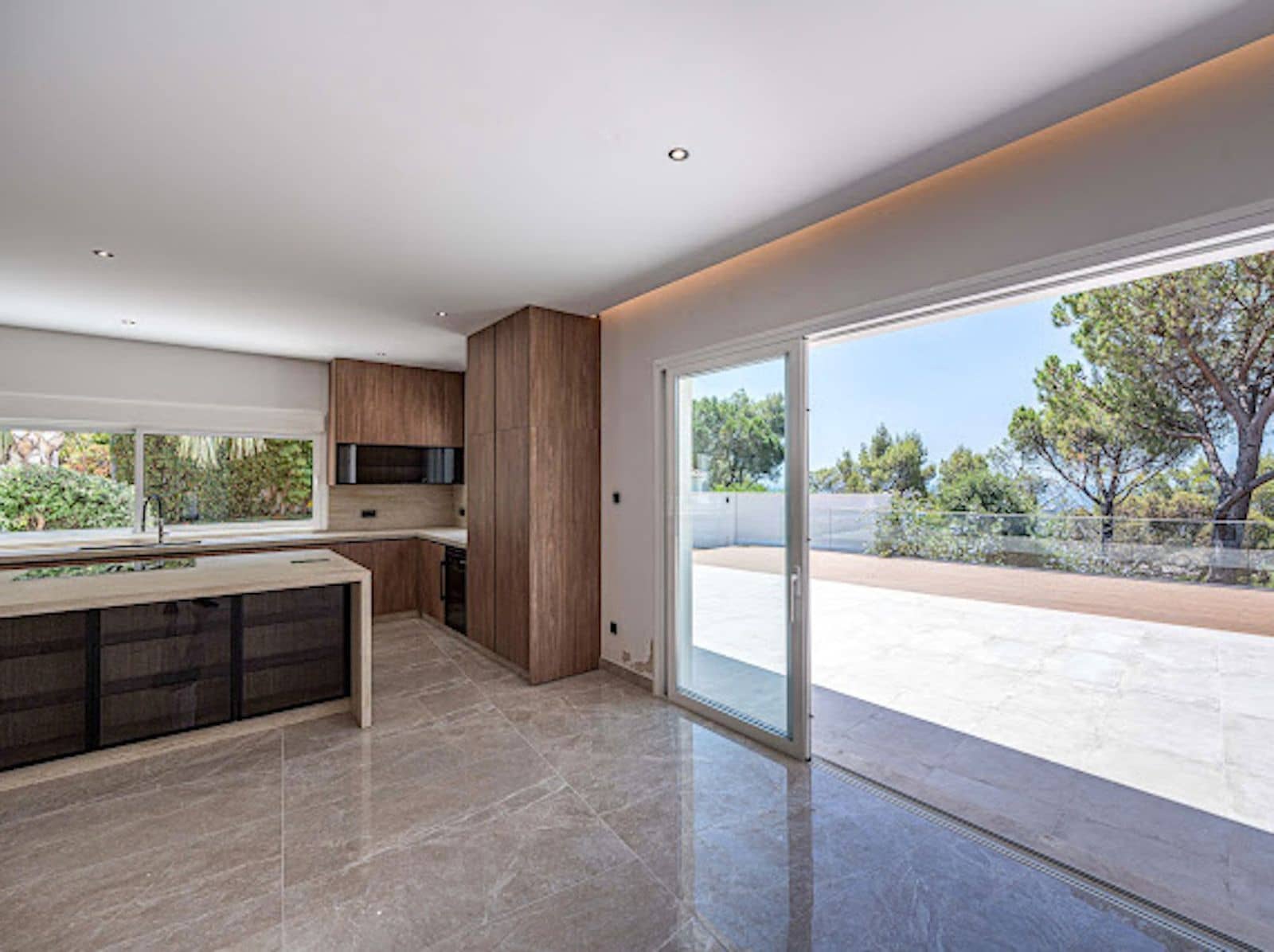 Chalet de 5 habitaciones en El Madroñal en venta - 3.600.000 € (Ref: 9933802)
