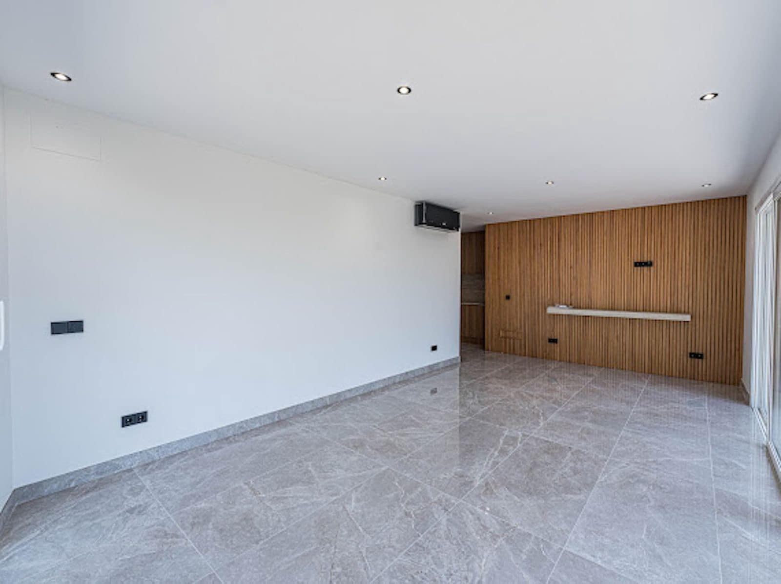 Chalet de 5 habitaciones en El Madroñal en venta - 3.600.000 € (Ref: 9933802)