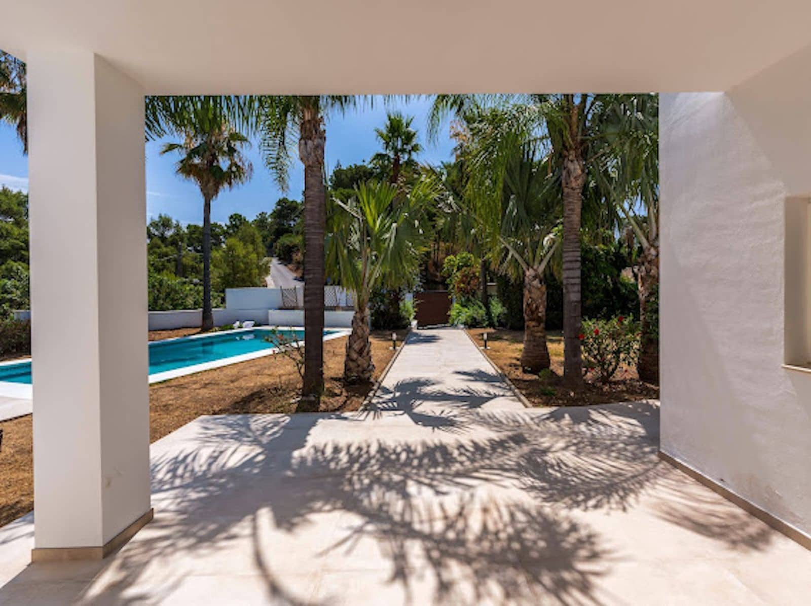 Chalet de 5 habitaciones en El Madroñal en venta - 3.600.000 € (Ref: 9933802)