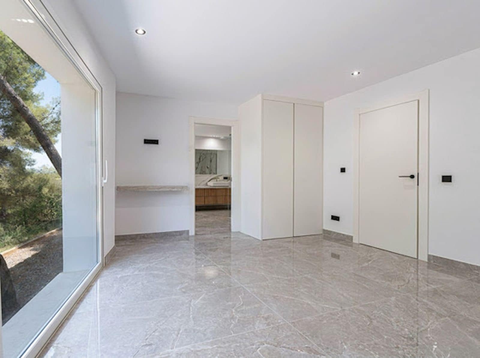 Chalet de 5 habitaciones en El Madroñal en venta - 3.600.000 € (Ref: 9933802)