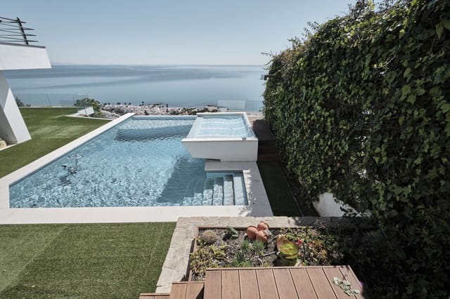 5 soverom Villa til salgs i Manilva - € 2 995 000 (Ref: 9933808)