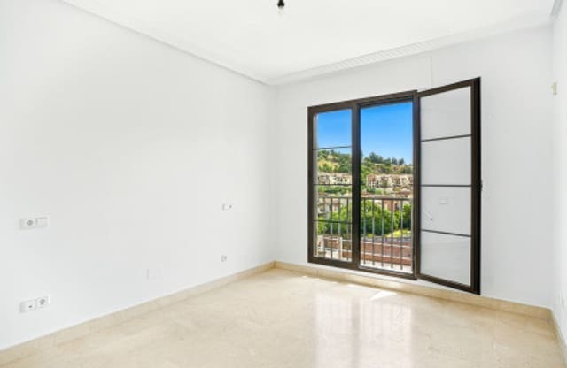 4 soveværelse Byhus til salg i Los Arqueros, Benahavís - € 998.000 (Ref: 9933814)
