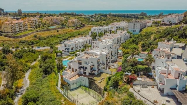 1 bedroom Apartment for sale in Selwo, Estepona - € 299,000 (Ref: 9933818)