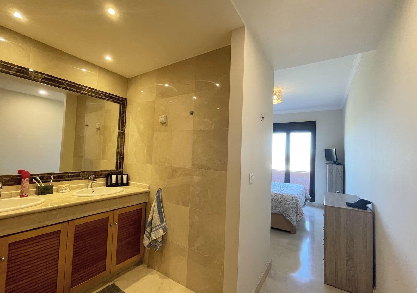 3 chambre Villa/Maison Semi-Mitoyenne à vendre à Estepona - 885 000 € (Ref: 9933820)