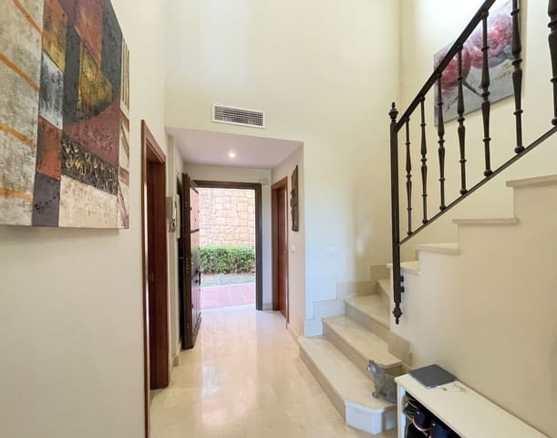 3 chambre Villa/Maison Semi-Mitoyenne à vendre à Estepona - 885 000 € (Ref: 9933820)