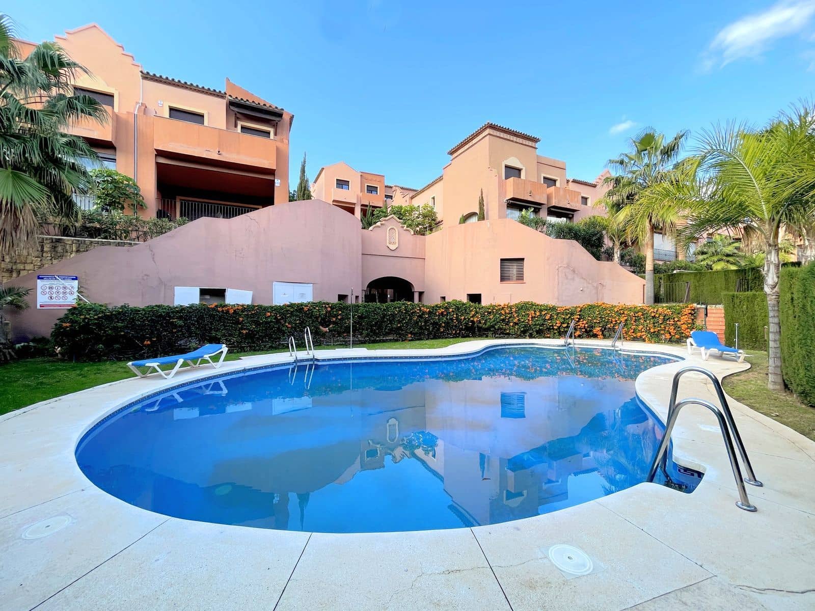 3 chambre Villa/Maison Semi-Mitoyenne à vendre à Estepona - 885 000 € (Ref: 9933820)