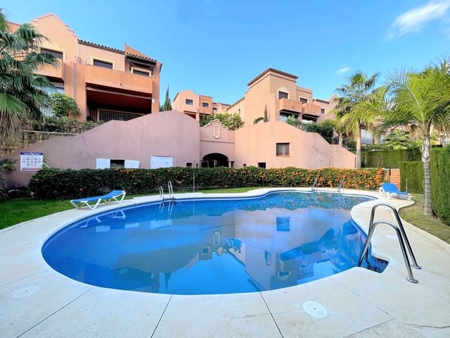 3 chambre Villa/Maison Semi-Mitoyenne à vendre à Estepona - 885 000 € (Ref: 9933820)
