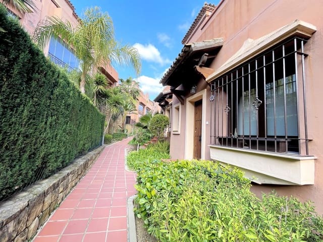 3 chambre Villa/Maison Semi-Mitoyenne à vendre à Estepona - 885 000 € (Ref: 9933820)