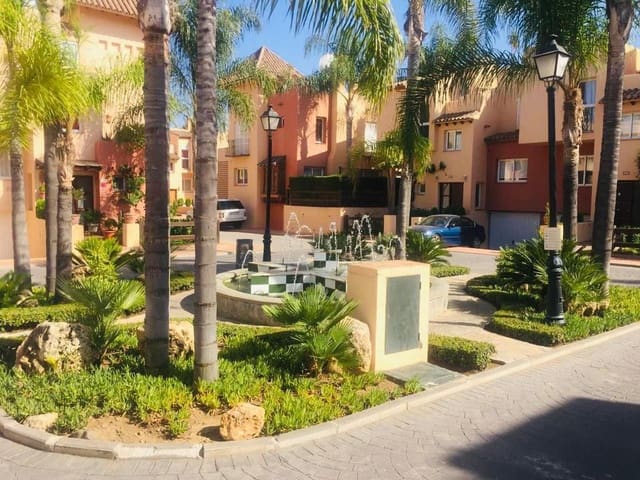 3 quarto Casa em Banda para venda em Nueva Andalucia, Marbella - 595 000 € (Ref: 9933831)