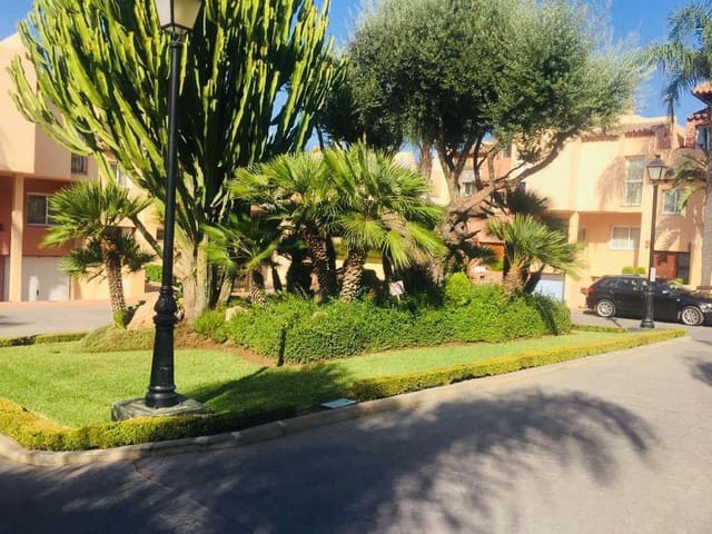 3 quarto Casa em Banda para venda em Nueva Andalucia, Marbella - 595 000 € (Ref: 9933831)
