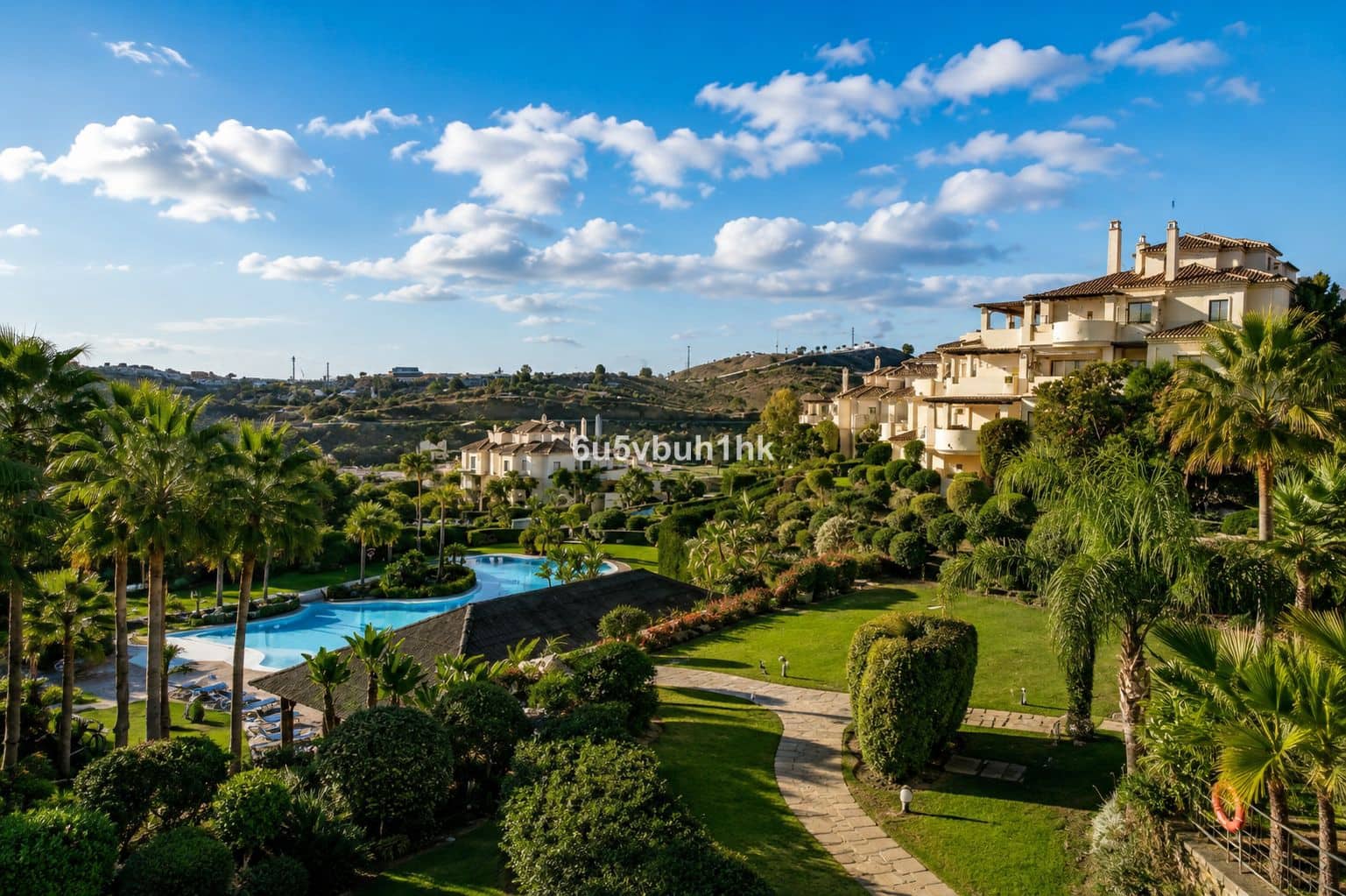 2 quarto Apartamento para venda em Benahavis - 595 000 € (Ref: 9933832)