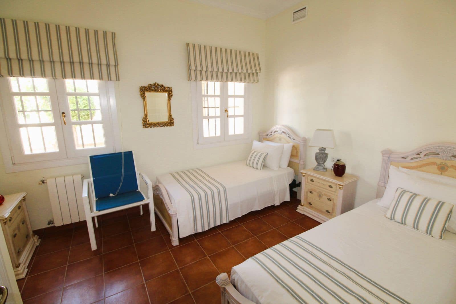 5 bedroom Villa for sale in San Roque - € 1,750,000 (Ref: 9933836)